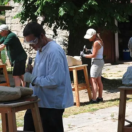 Kunsthof Borsberg - Nicht Fuer Monteure Und Handwerker Geeignet * دريسدن